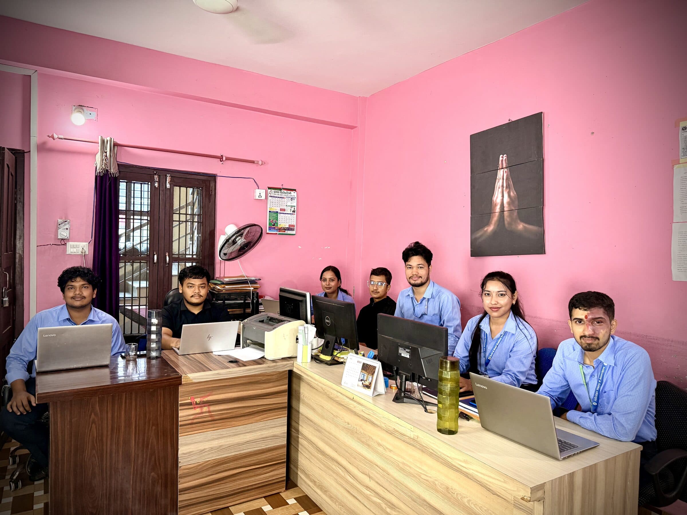 B3S team at work in the office